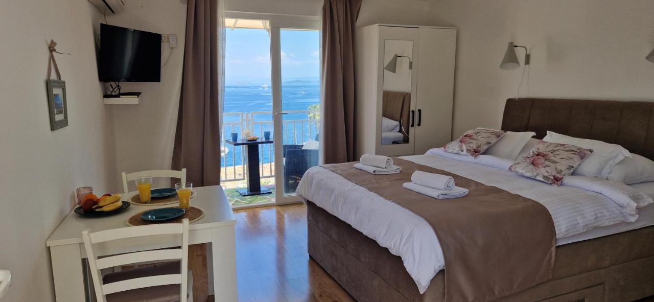 Apartmani Luan Вис Екстериор снимка