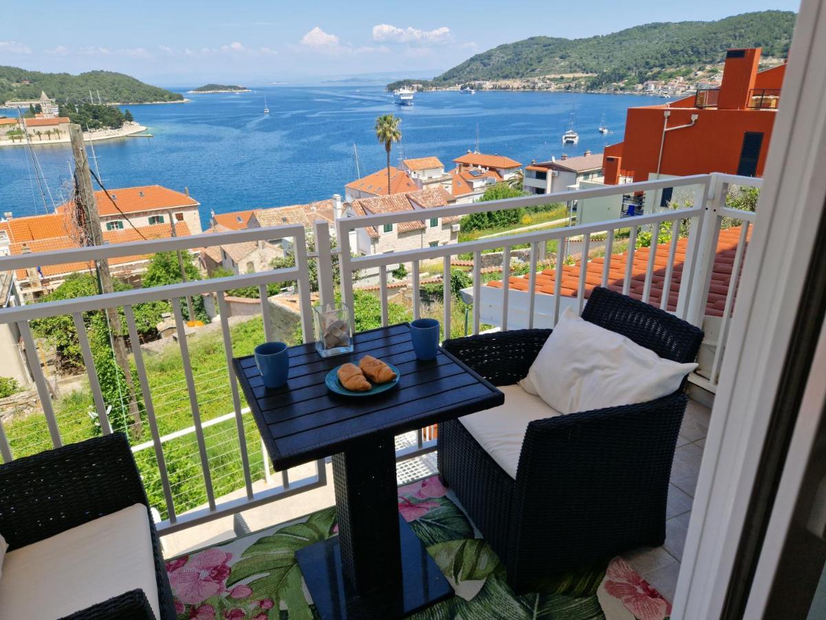 Apartmani Luan Вис Екстериор снимка