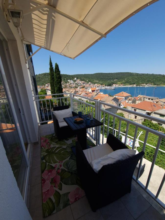 Apartmani Luan Вис Екстериор снимка