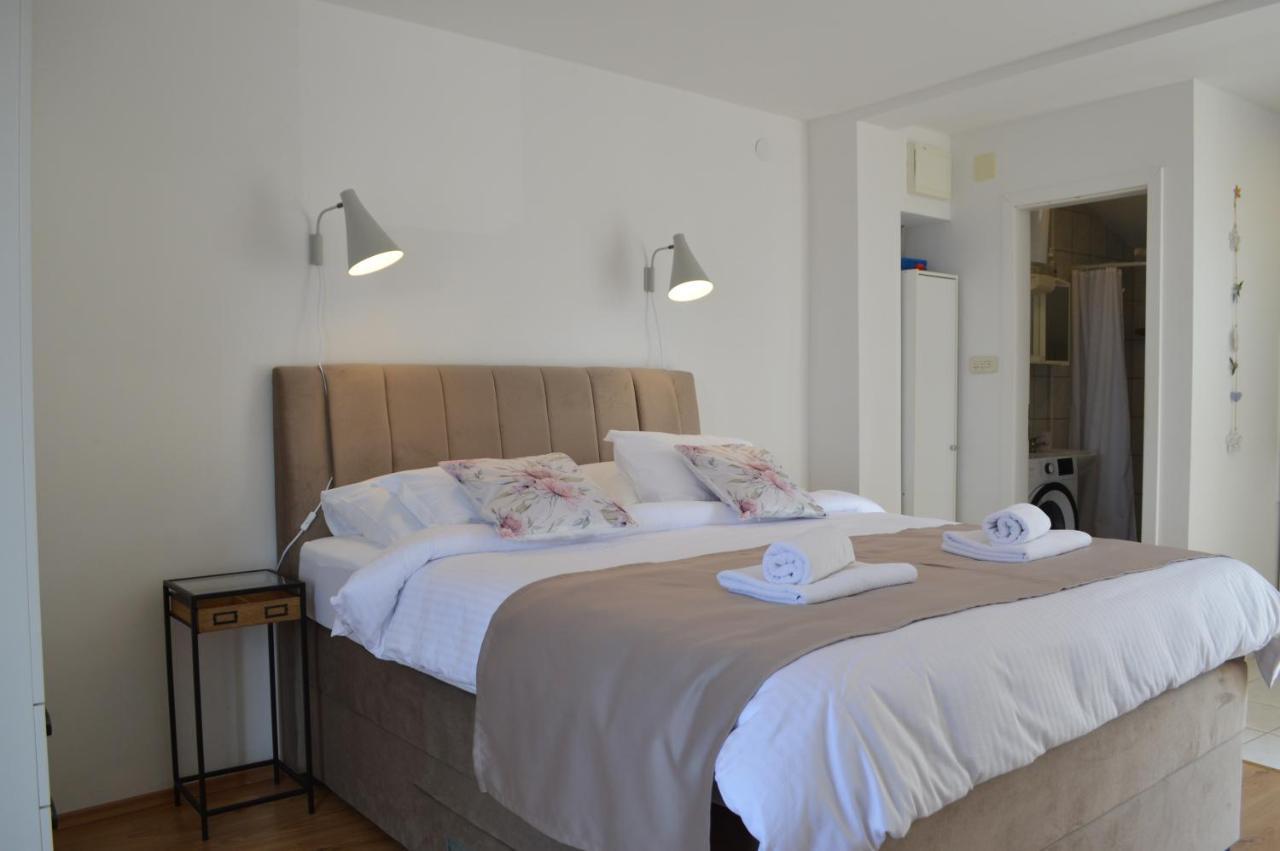Apartmani Luan Вис Екстериор снимка
