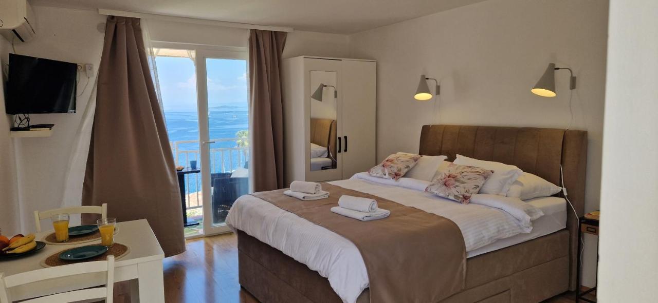 Apartmani Luan Вис Екстериор снимка