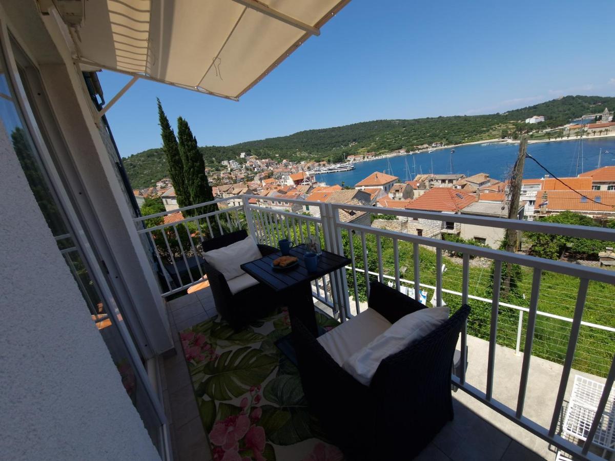 Apartmani Luan Вис Екстериор снимка
