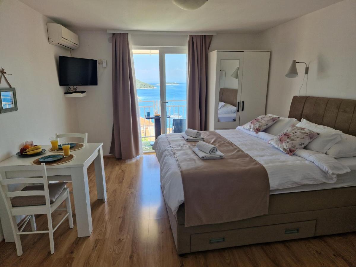 Apartmani Luan Вис Екстериор снимка