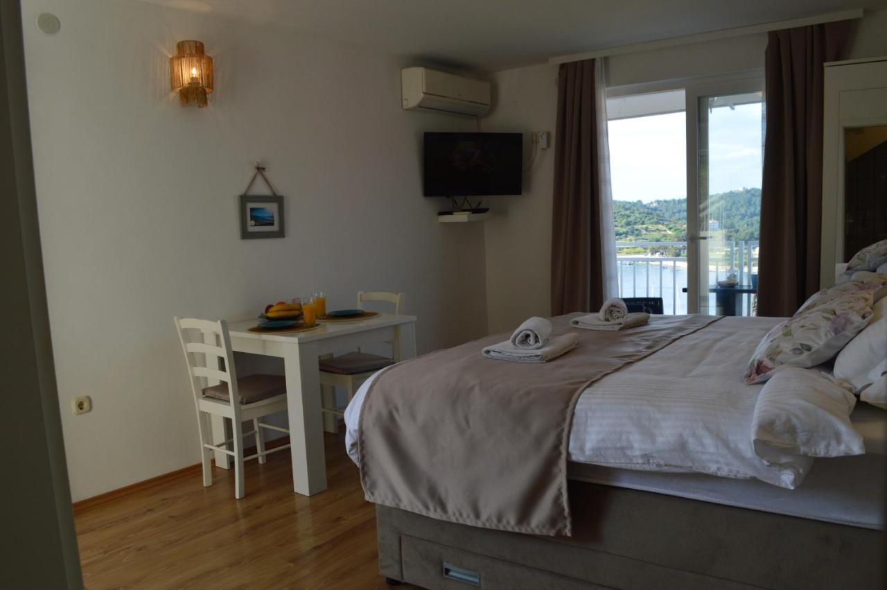 Apartmani Luan Вис Екстериор снимка