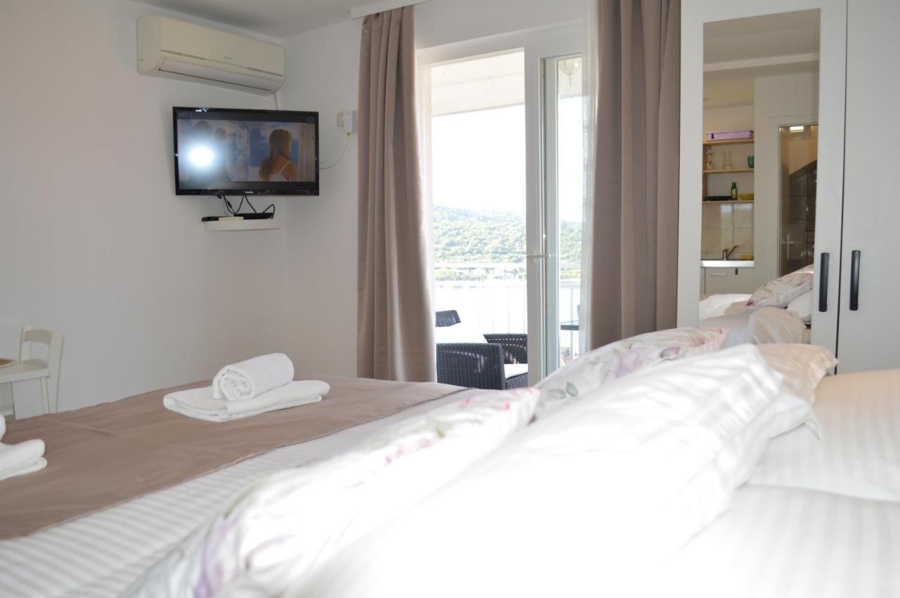 Apartmani Luan Вис Екстериор снимка