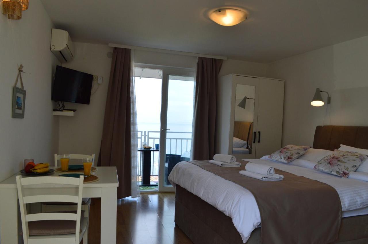 Apartmani Luan Вис Екстериор снимка