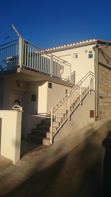 Apartmani Luan Вис Екстериор снимка
