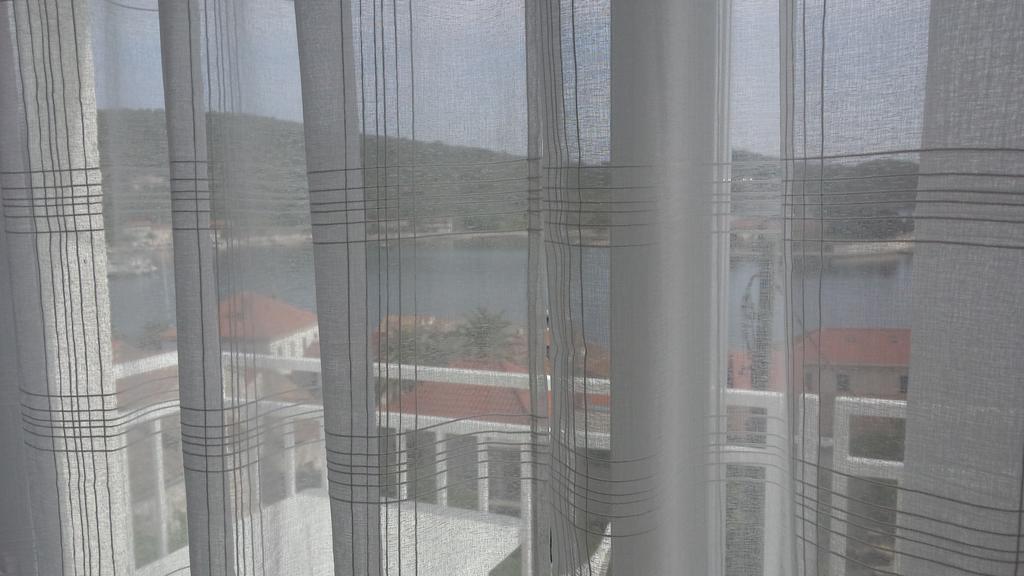 Apartmani Luan Вис Екстериор снимка