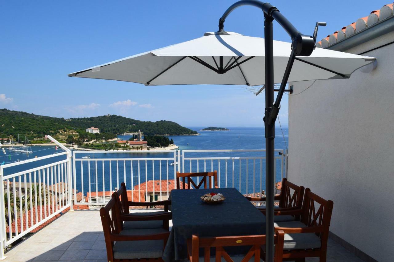 Apartmani Luan Вис Екстериор снимка
