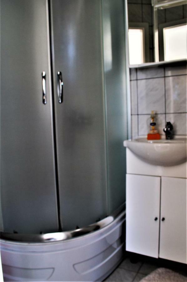 Apartmani Luan Вис Екстериор снимка